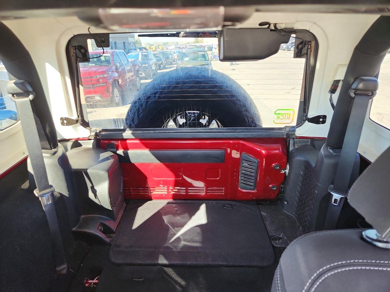 2013 Jeep Wrangler Rubicon Red vin: 1C4BJWCG7DL527300