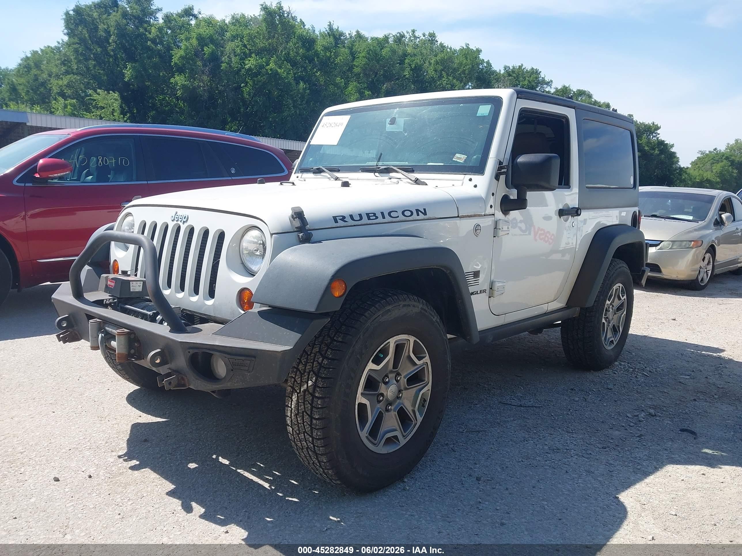 2013 Jeep Wrangler Rubicon White vin: 1C4BJWCG8DL585013