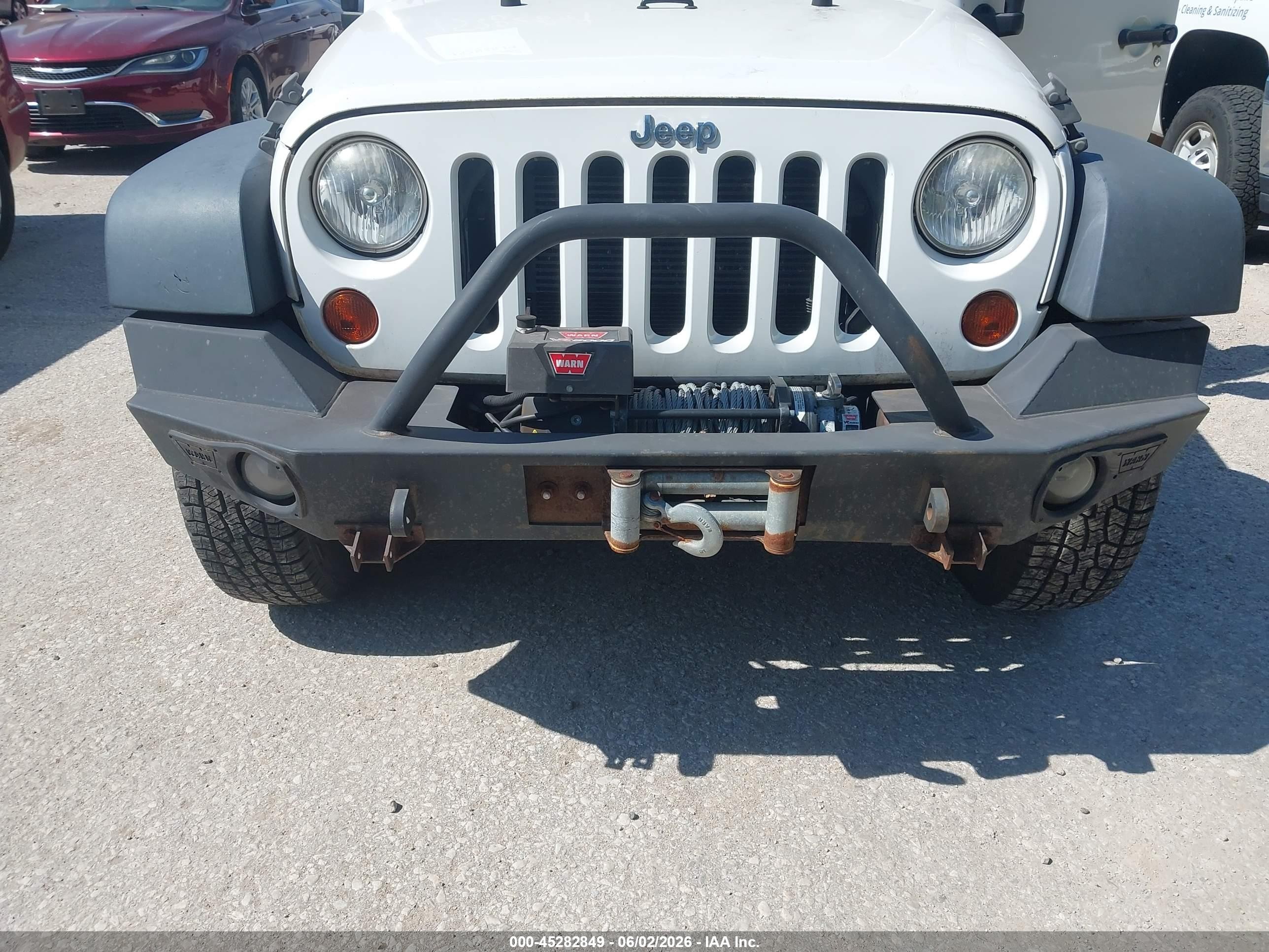 2013 Jeep Wrangler Rubicon White vin: 1C4BJWCG8DL585013