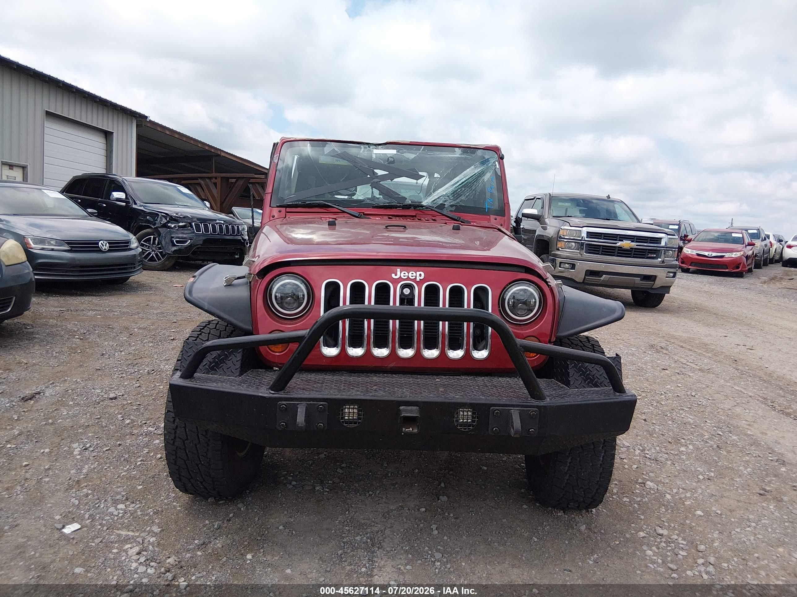 2013 Jeep Wrangler Rubicon Red vin: 1C4BJWCG9DL508392