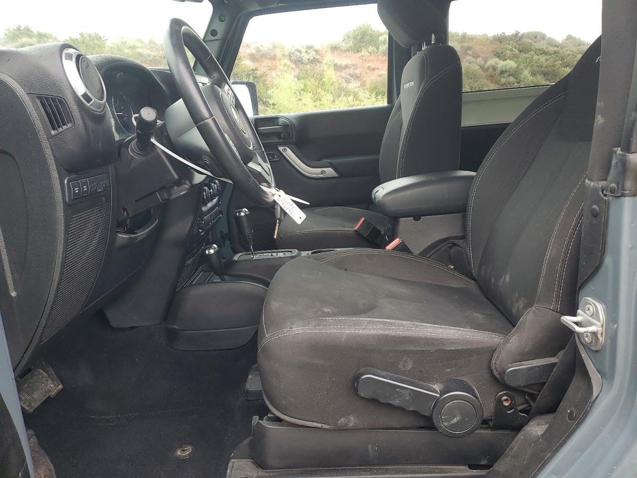 2015 Jeep Wrangler Rubicon Gray vin: 1C4BJWCG9FL582107