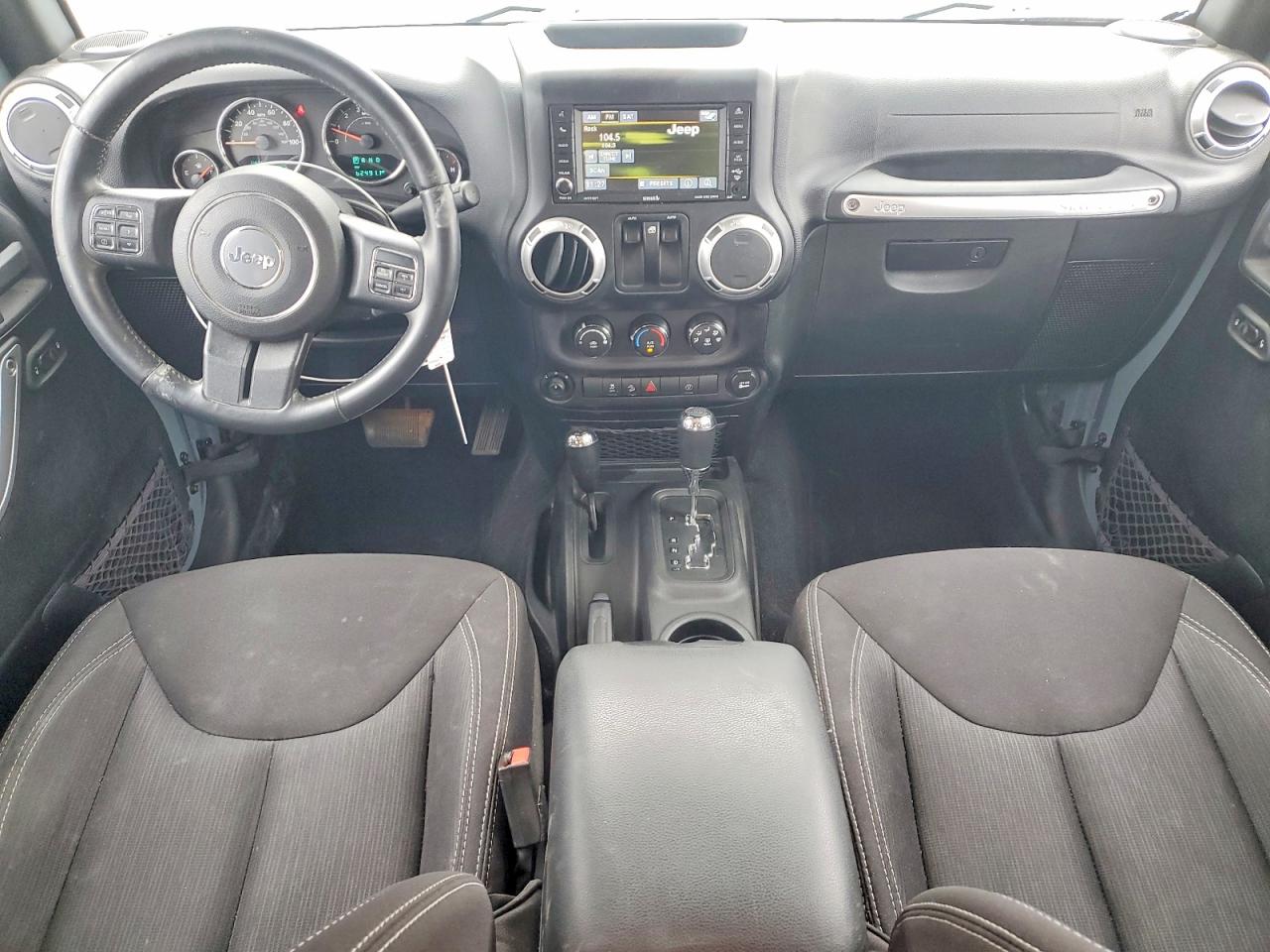 2015 Jeep Wrangler Rubicon Gray vin: 1C4BJWCG9FL582107