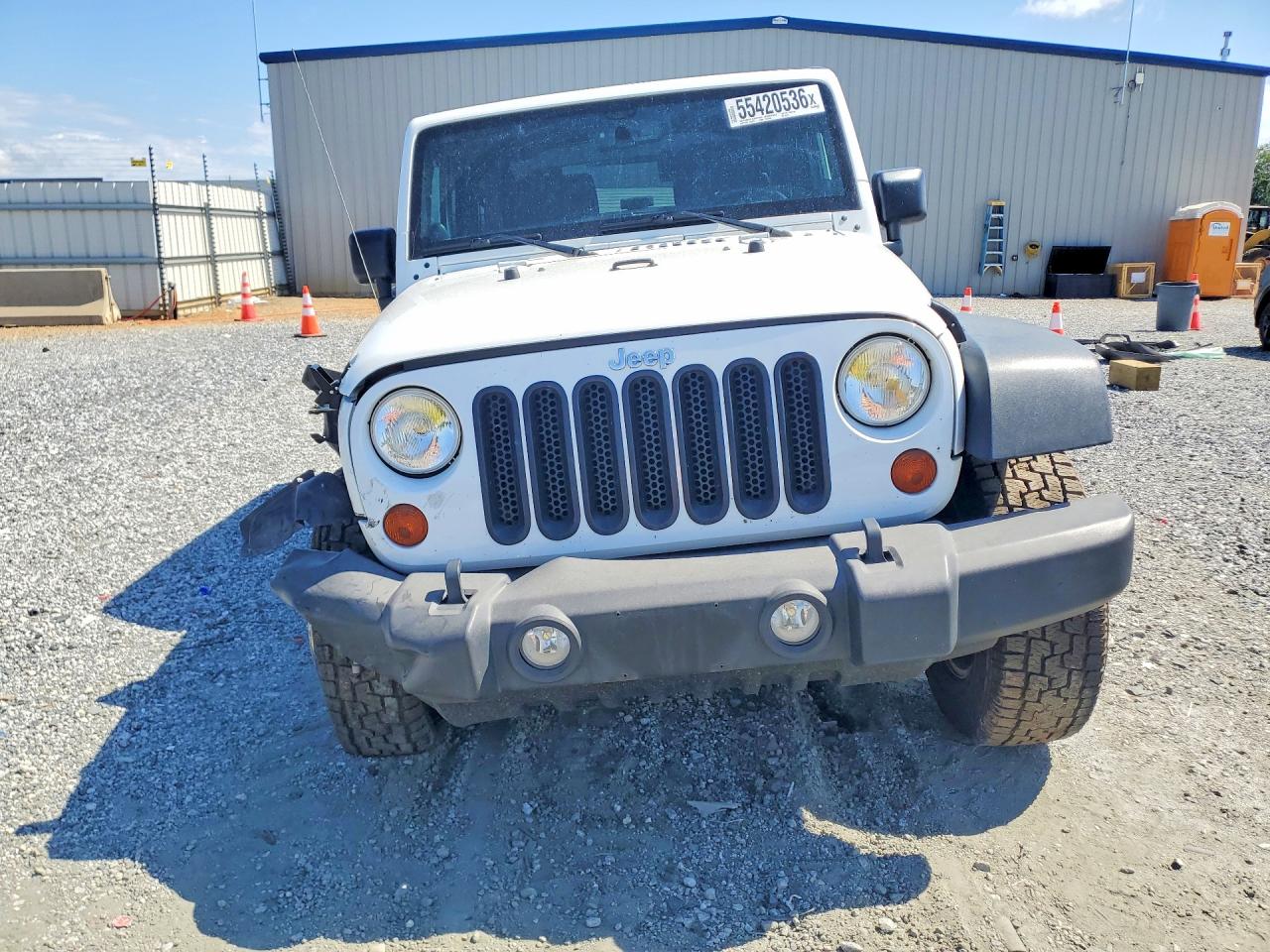 2013 Jeep Wrangler Rubicon White vin: 1C4BJWCGXDL569752