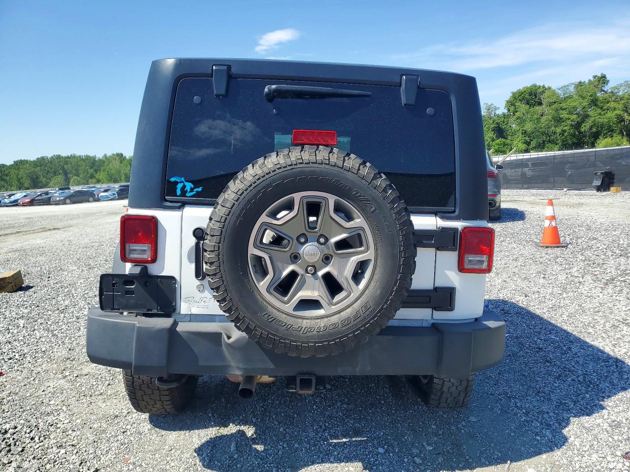 2013 Jeep Wrangler Rubicon White vin: 1C4BJWCGXDL569752