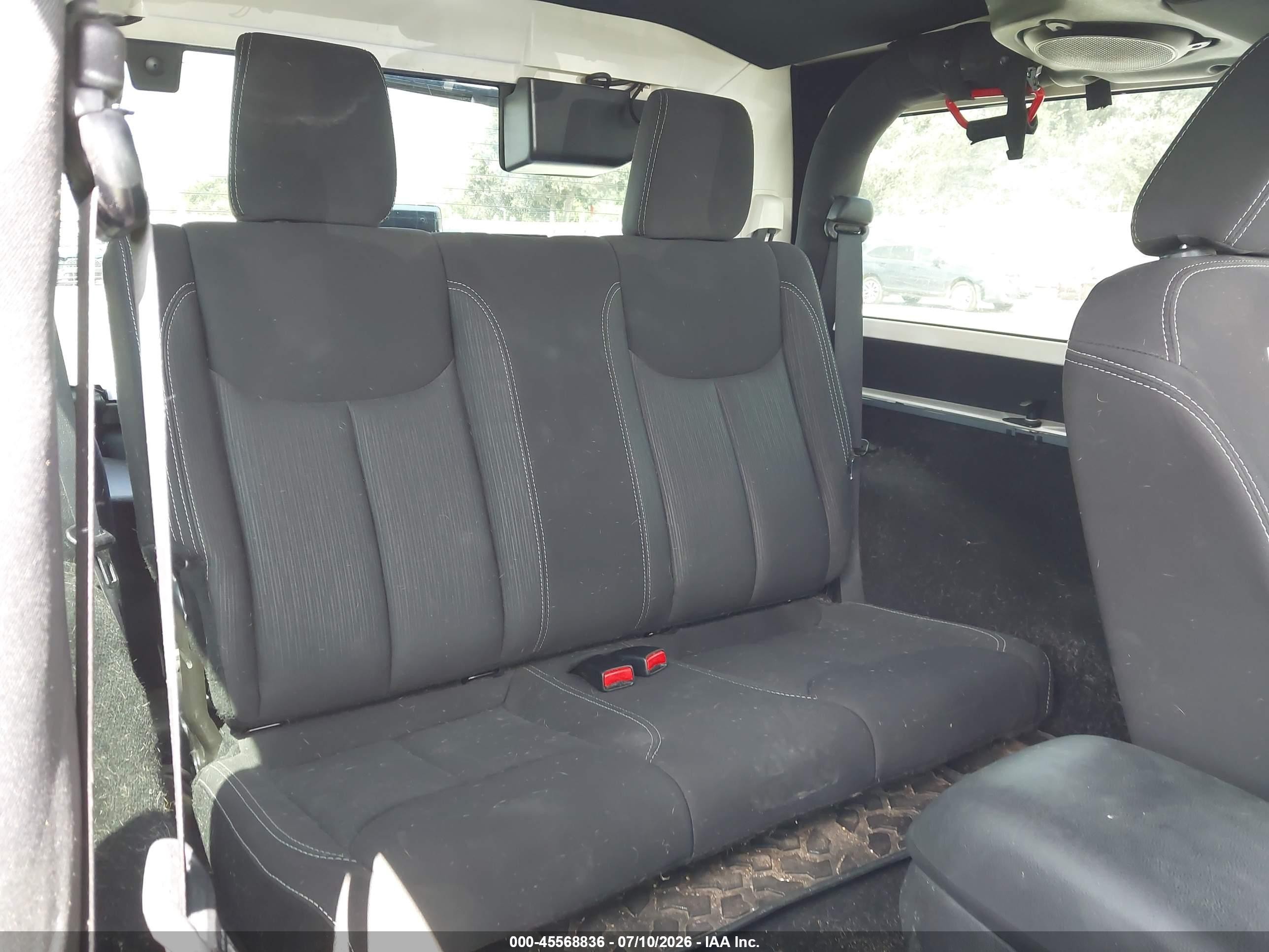 2014 Jeep Wrangler Rubicon Gray vin: 1C4BJWCGXEL181177