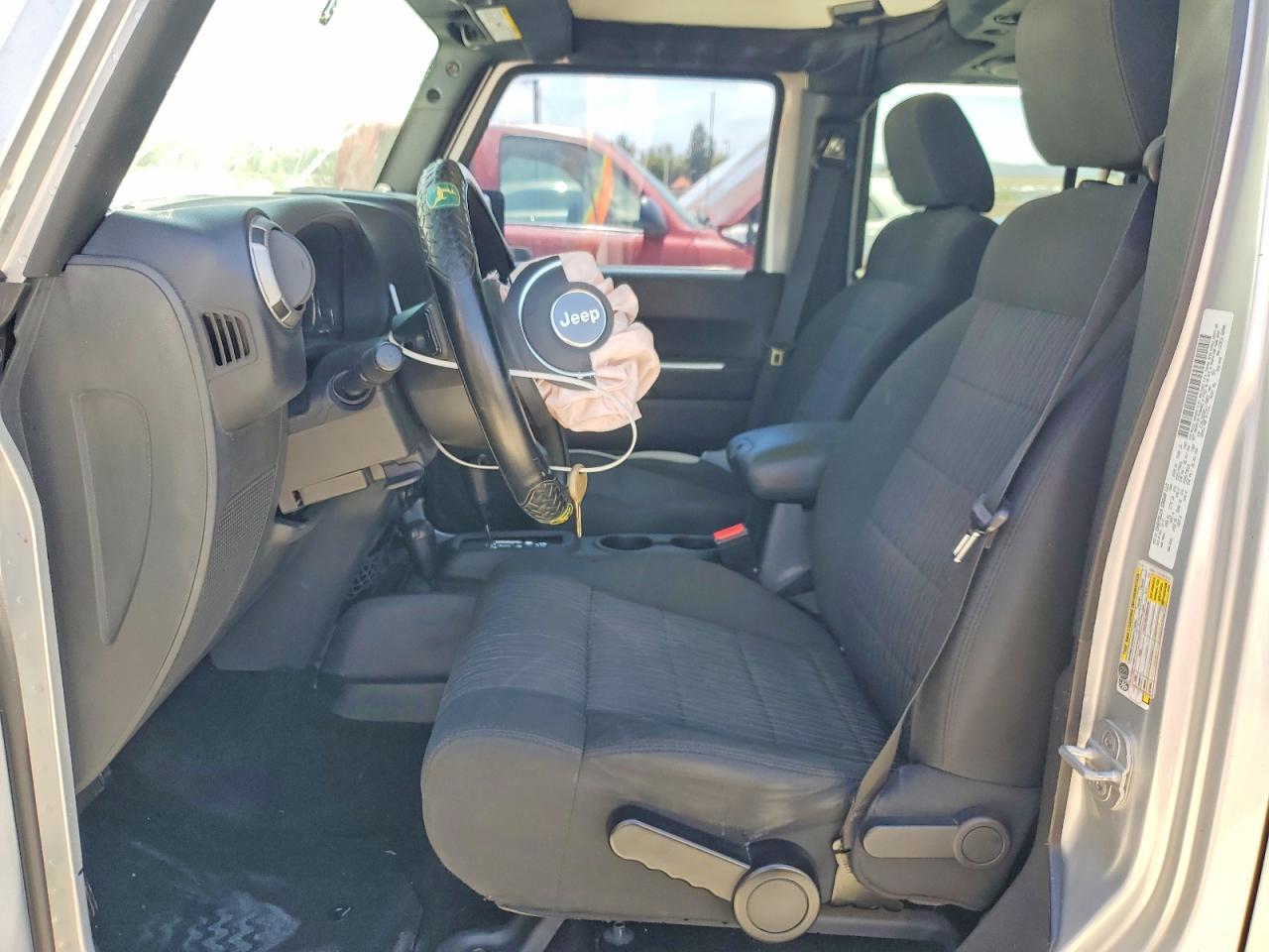 2012 Jeep Wrangler Unlimited Sport Silver vin: 1C4BJWDG0CL178963