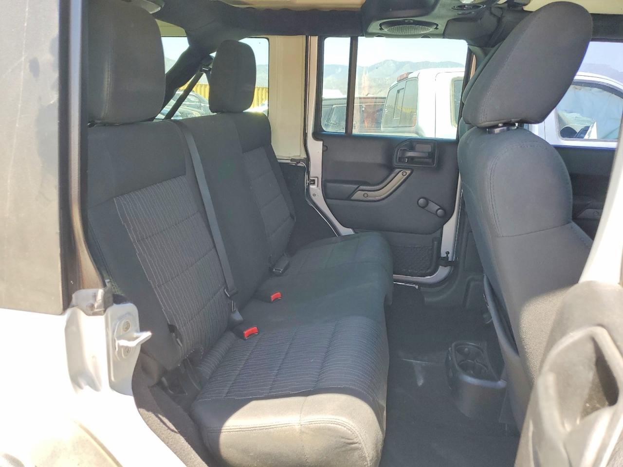 2012 Jeep Wrangler Unlimited Sport Silver vin: 1C4BJWDG0CL178963