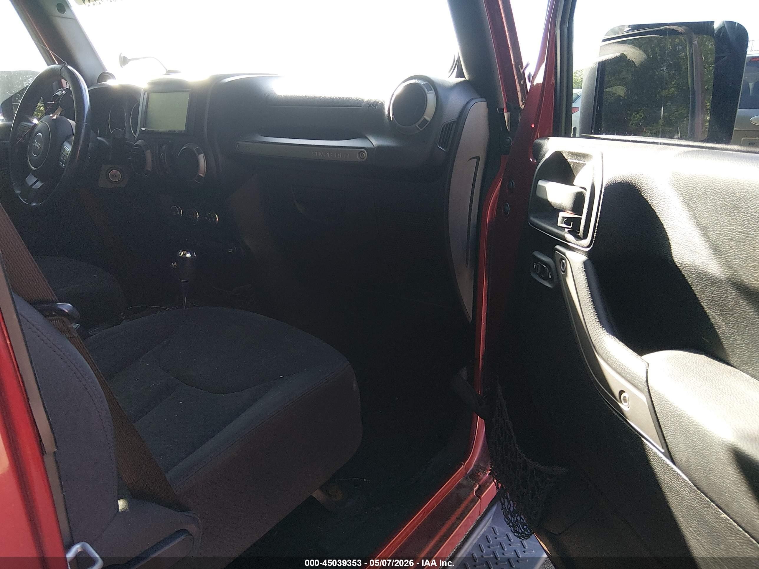 2013 Jeep Wrangler Unlimited Sport Red vin: 1C4BJWDG0DL508022