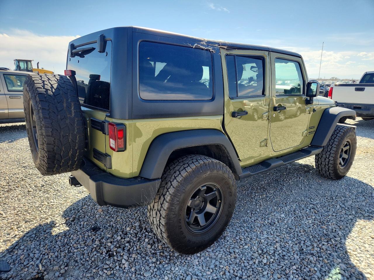 2013 Jeep Wrangler Unlimited Sport Green vin: 1C4BJWDG0DL605740