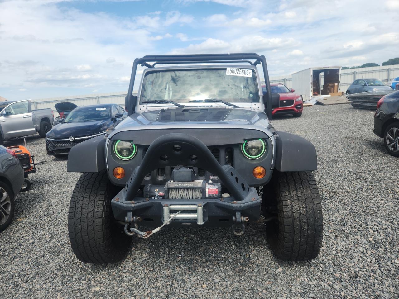 2013 Jeep Wrangler Unlimited Sport Silver vin: 1C4BJWDG0DL630251
