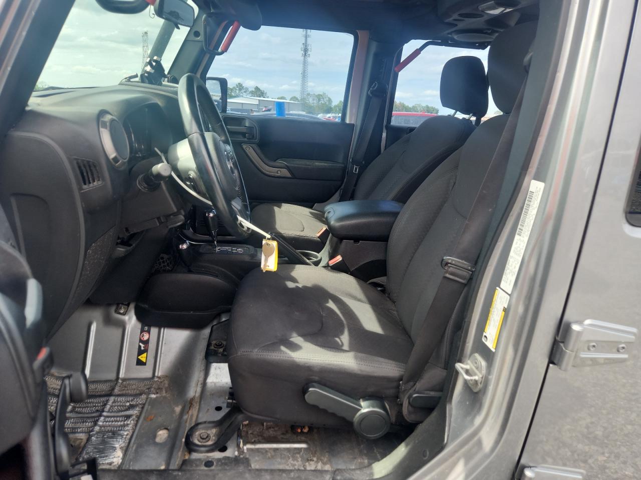 2013 Jeep Wrangler Unlimited Sport Silver vin: 1C4BJWDG0DL630251