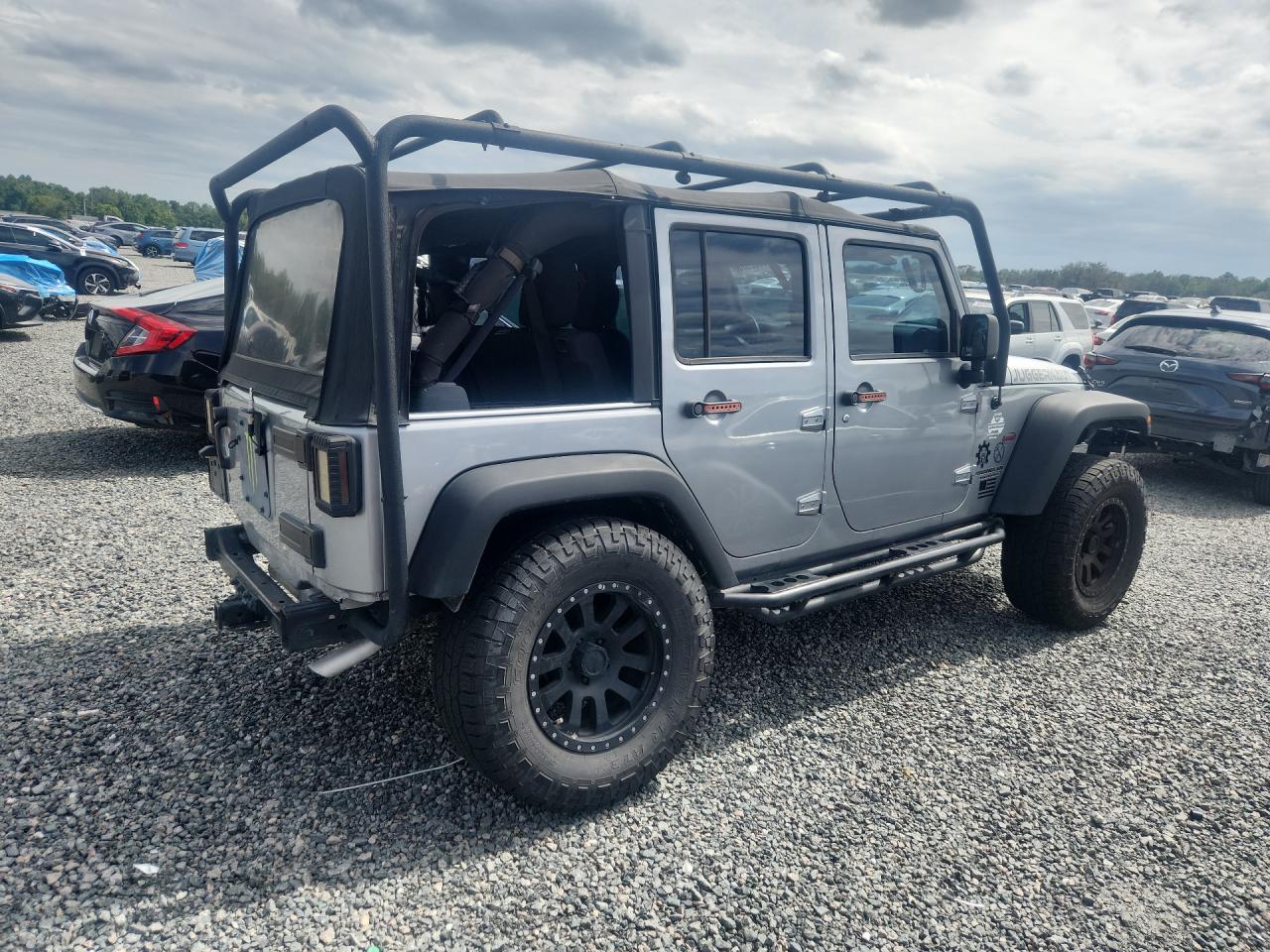 2013 Jeep Wrangler Unlimited Sport Silver vin: 1C4BJWDG0DL630251