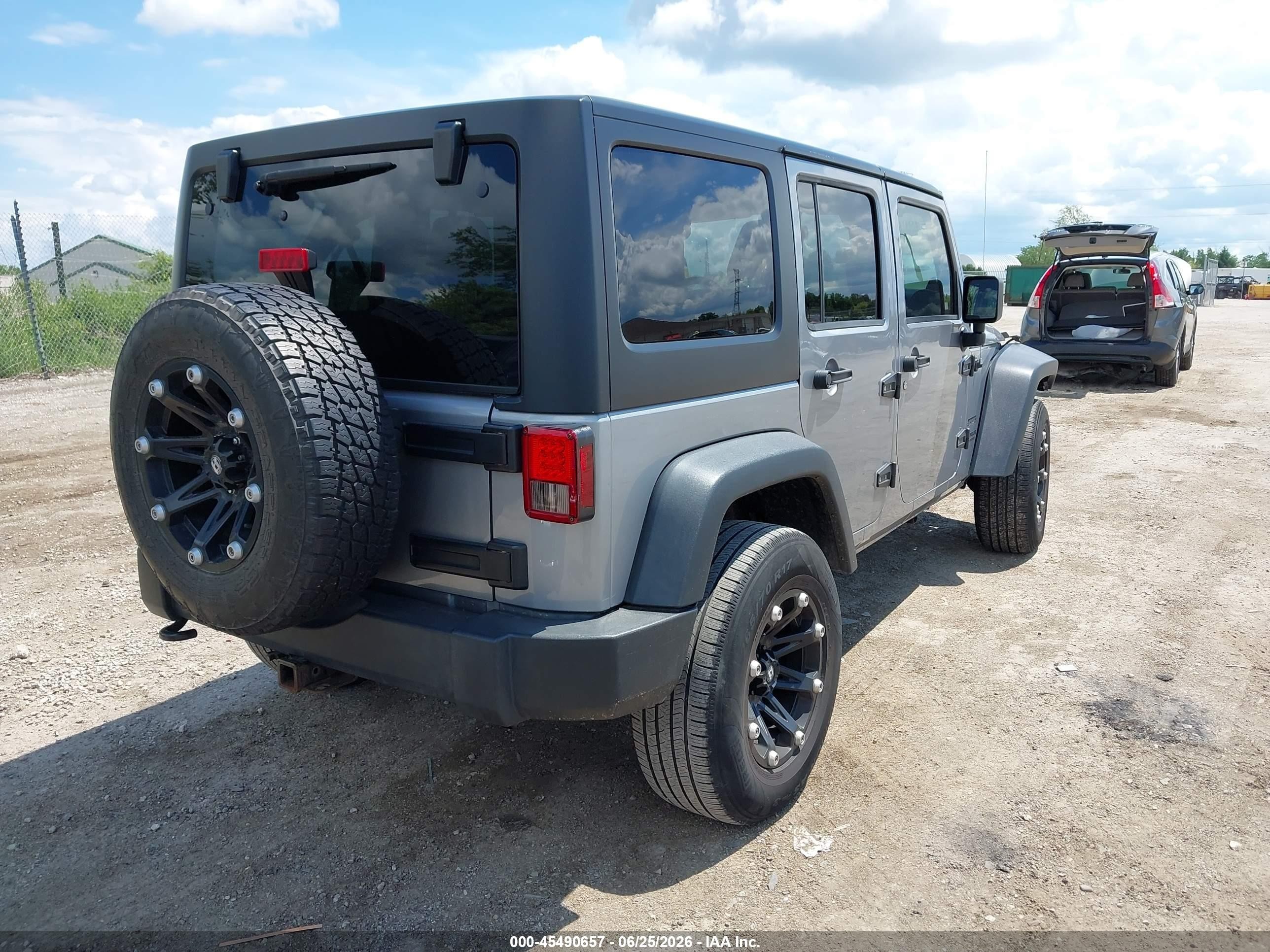 2013 Jeep Wrangler Unlimited Sport Silver vin: 1C4BJWDG0DL631156