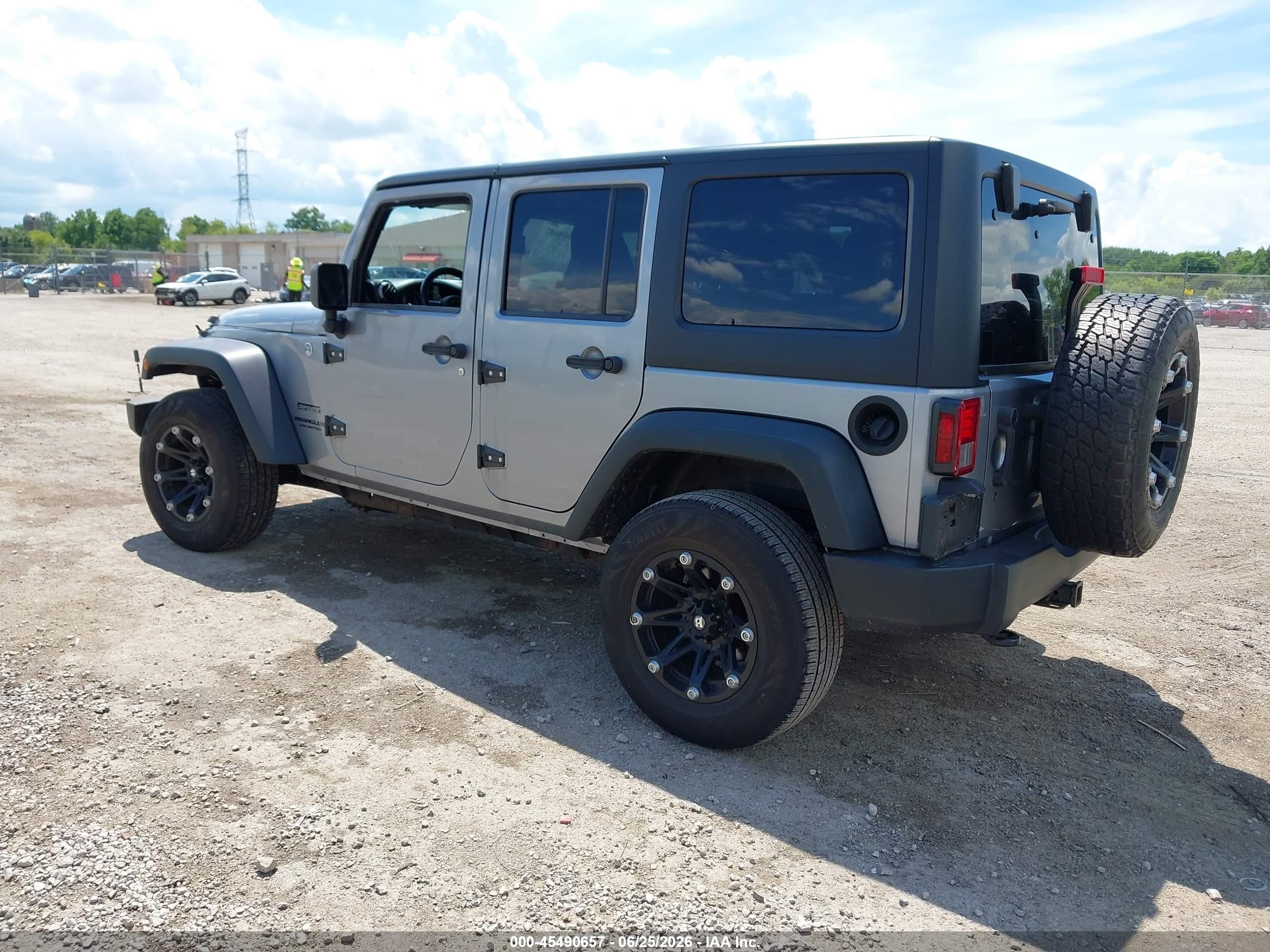 2013 Jeep Wrangler Unlimited Sport Silver vin: 1C4BJWDG0DL631156