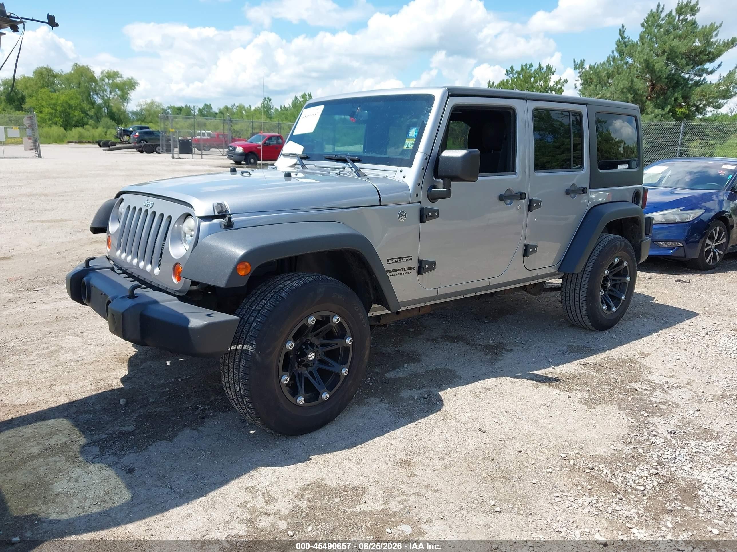 2013 Jeep Wrangler Unlimited Sport Silver vin: 1C4BJWDG0DL631156