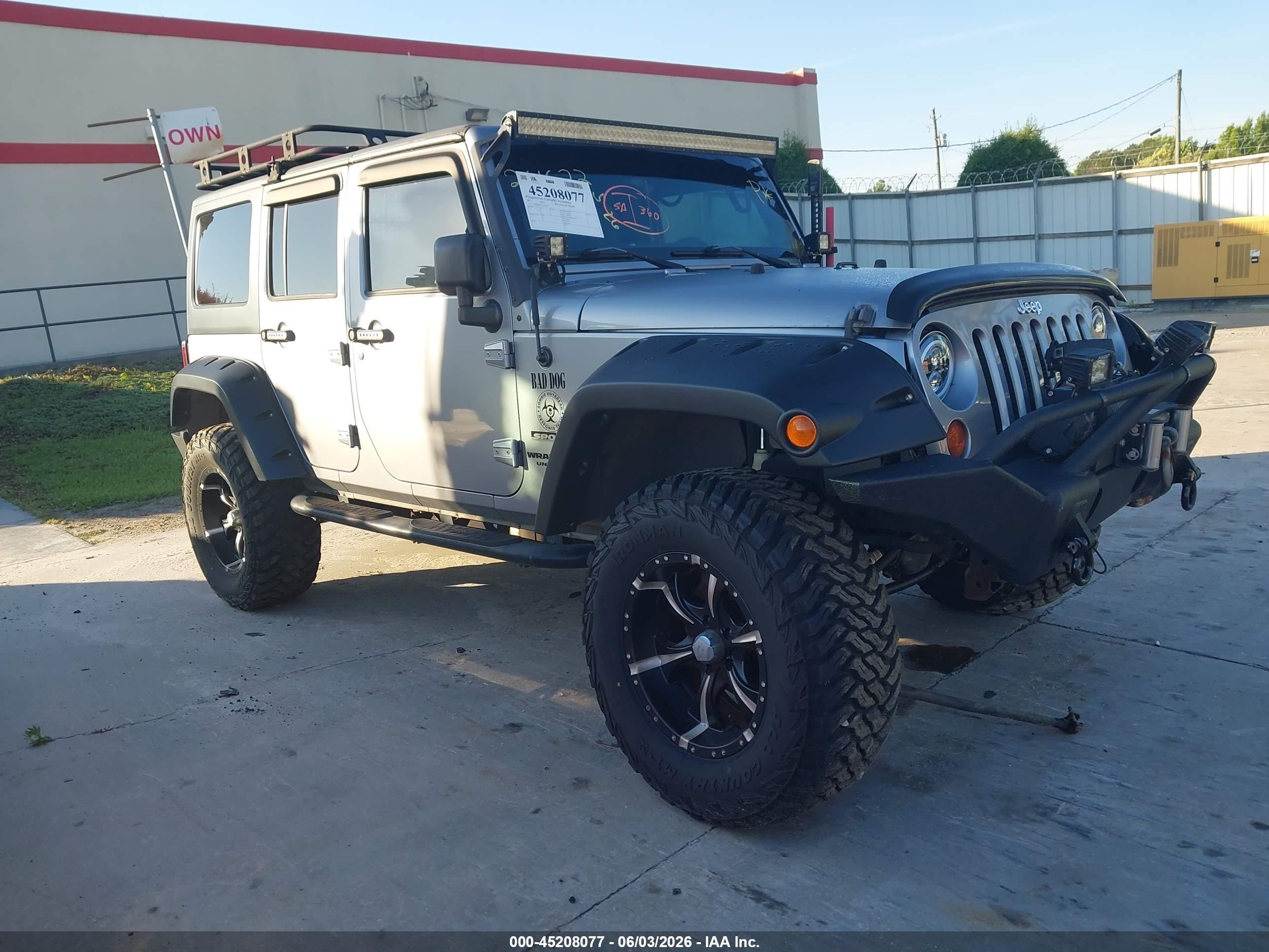 2013 Jeep Wrangler Unlimited Sport Silver vin: 1C4BJWDG0DL691051