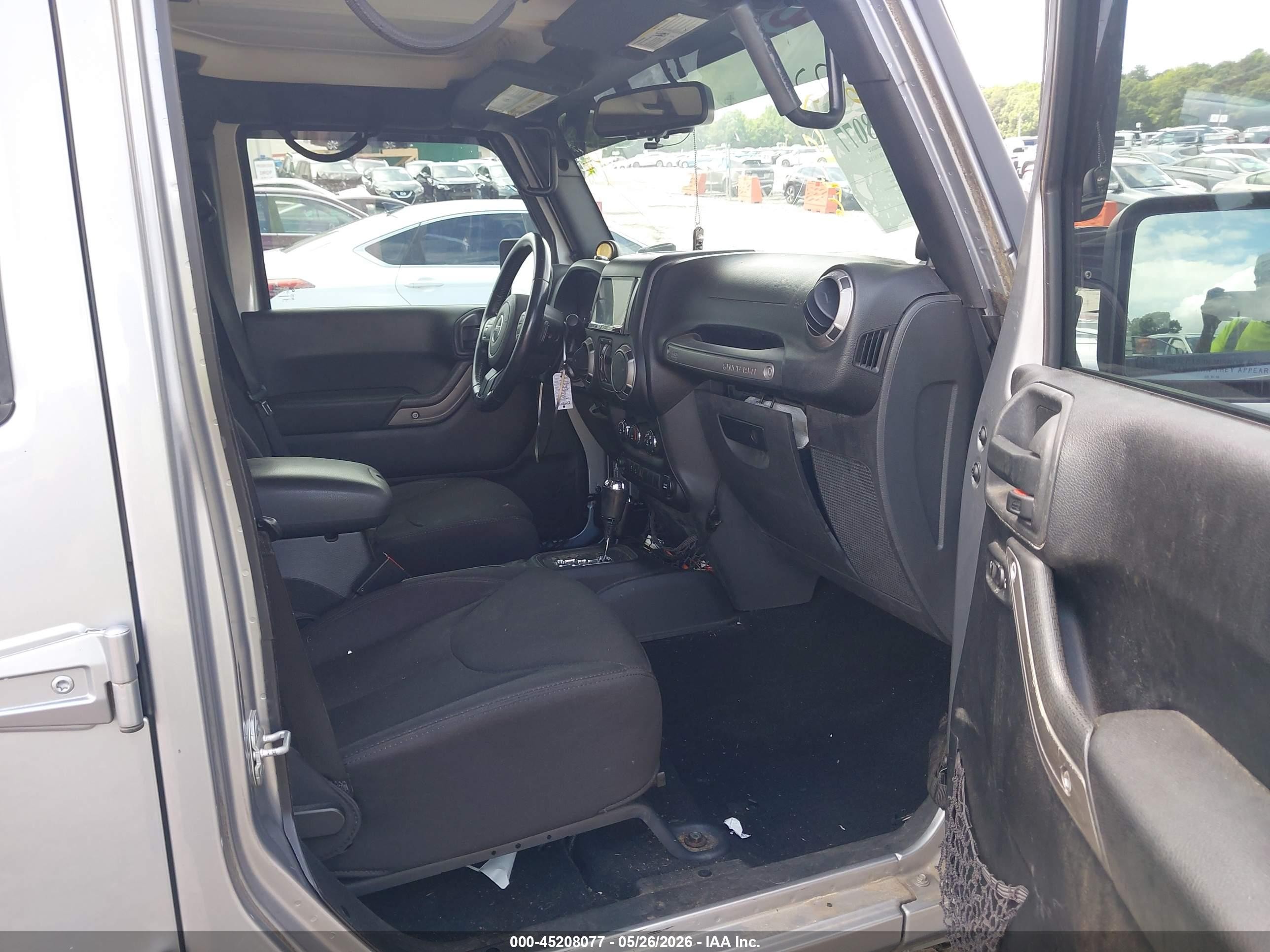 2013 Jeep Wrangler Unlimited Sport Silver vin: 1C4BJWDG0DL691051