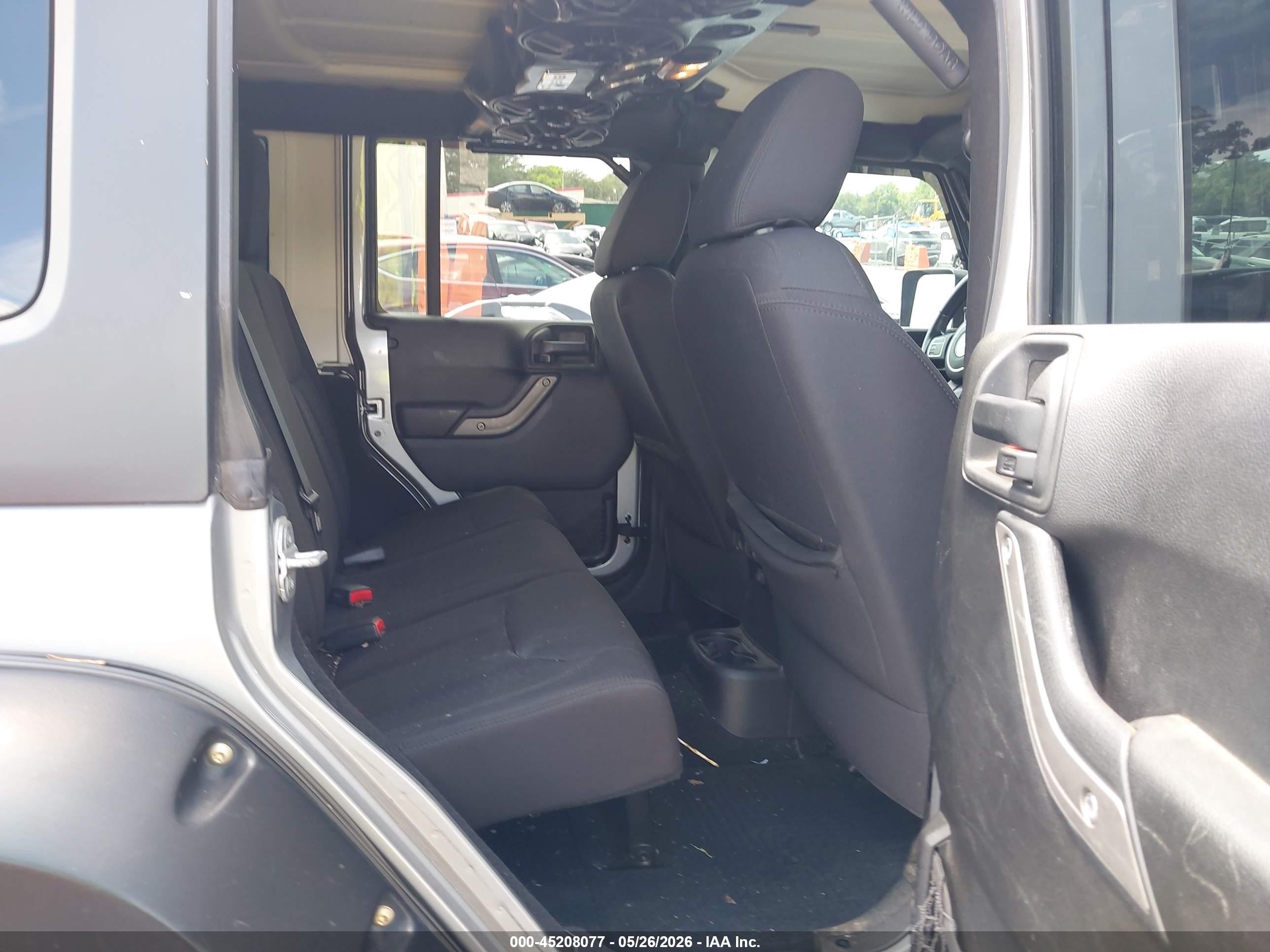 2013 Jeep Wrangler Unlimited Sport Silver vin: 1C4BJWDG0DL691051