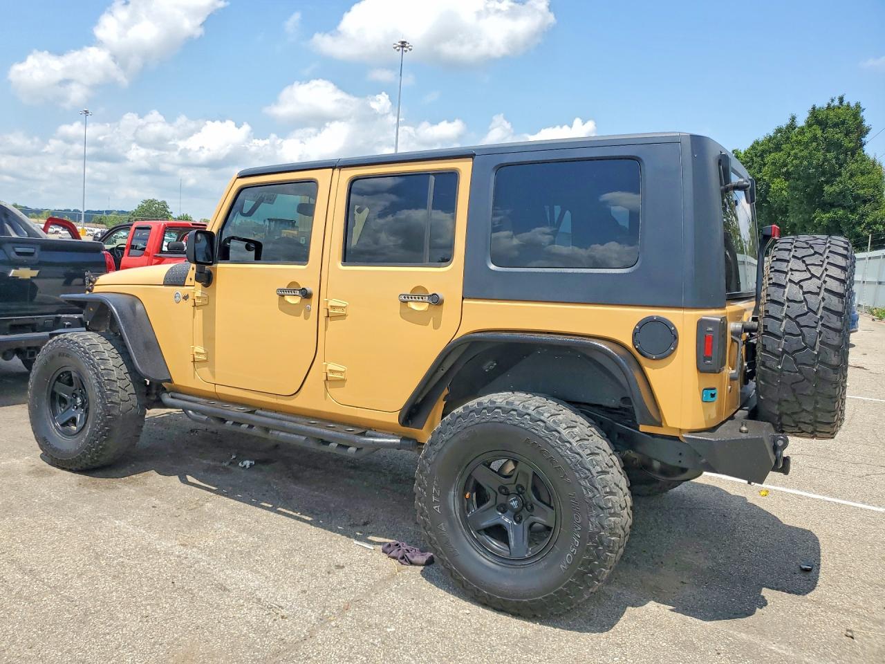 2013 Jeep Wrangler Unlimited Sport Tan vin: 1C4BJWDG0DL698243