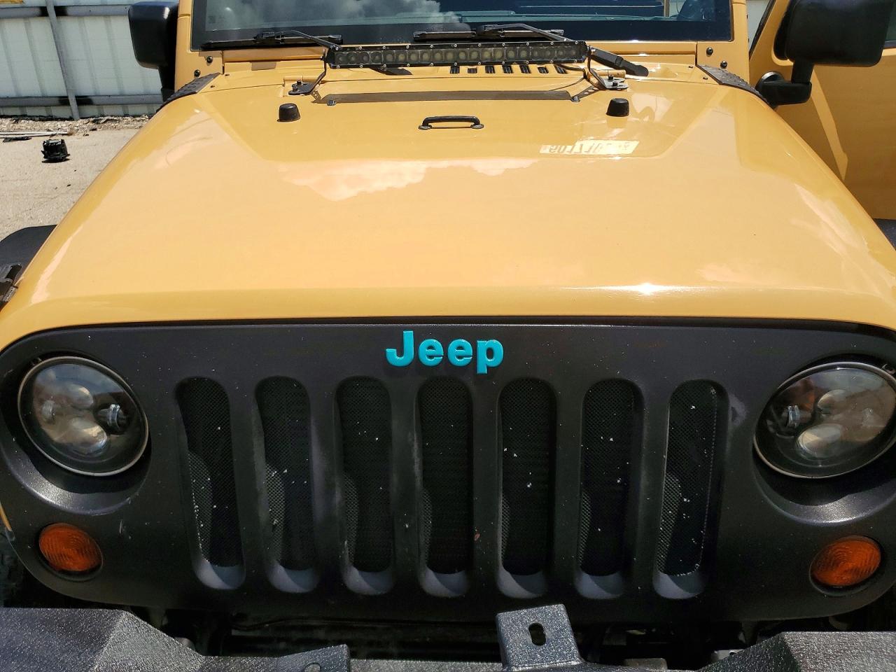 2013 Jeep Wrangler Unlimited Sport Tan vin: 1C4BJWDG0DL698243