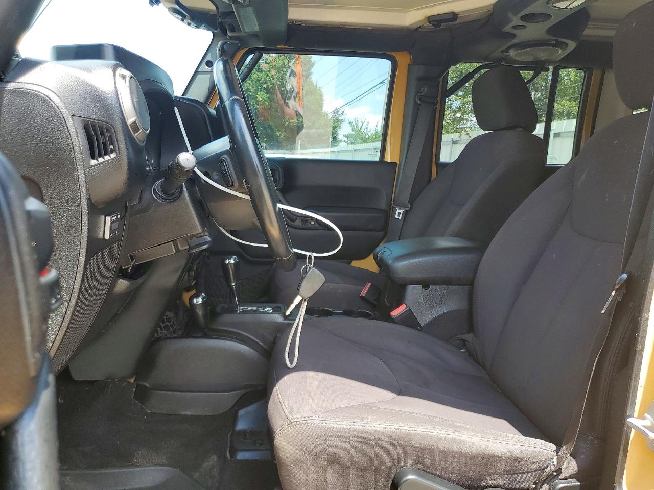 2013 Jeep Wrangler Unlimited Sport Tan vin: 1C4BJWDG0DL698243