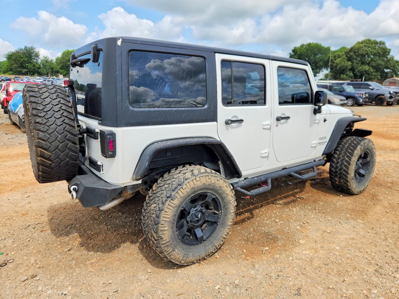 2014 Jeep Wrangler Unlimited Sport White vin: 1C4BJWDG0EL110083