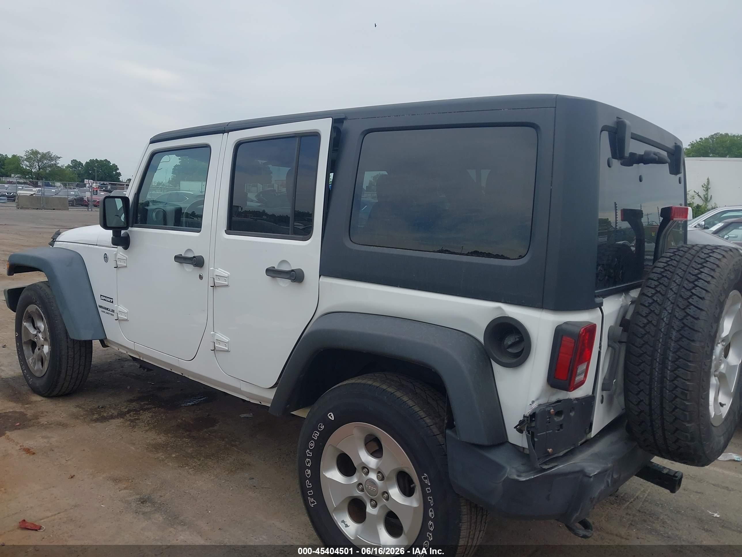 2014 Jeep Wrangler Unlimited Sport White vin: 1C4BJWDG0EL113582