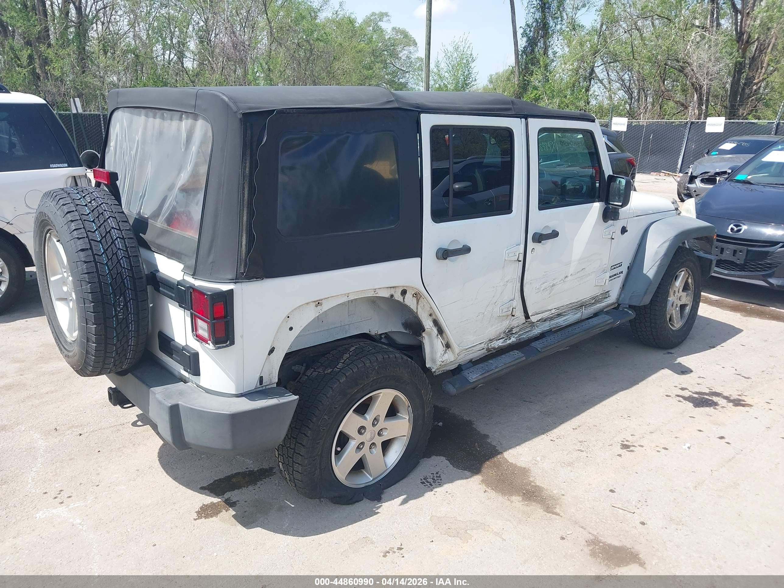 2014 Jeep Wrangler Unlimited Sport White vin: 1C4BJWDG0EL206165