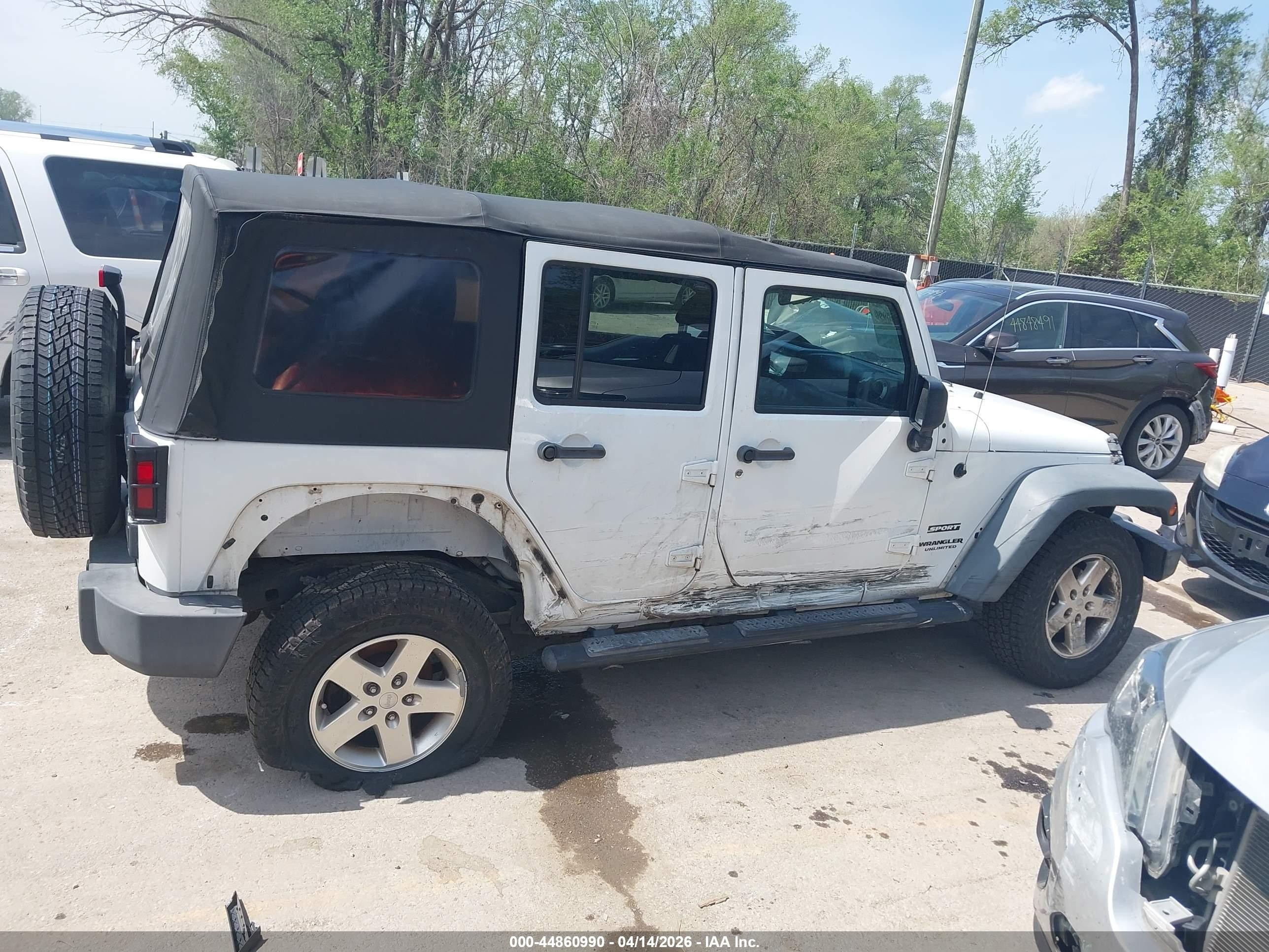 2014 Jeep Wrangler Unlimited Sport White vin: 1C4BJWDG0EL206165