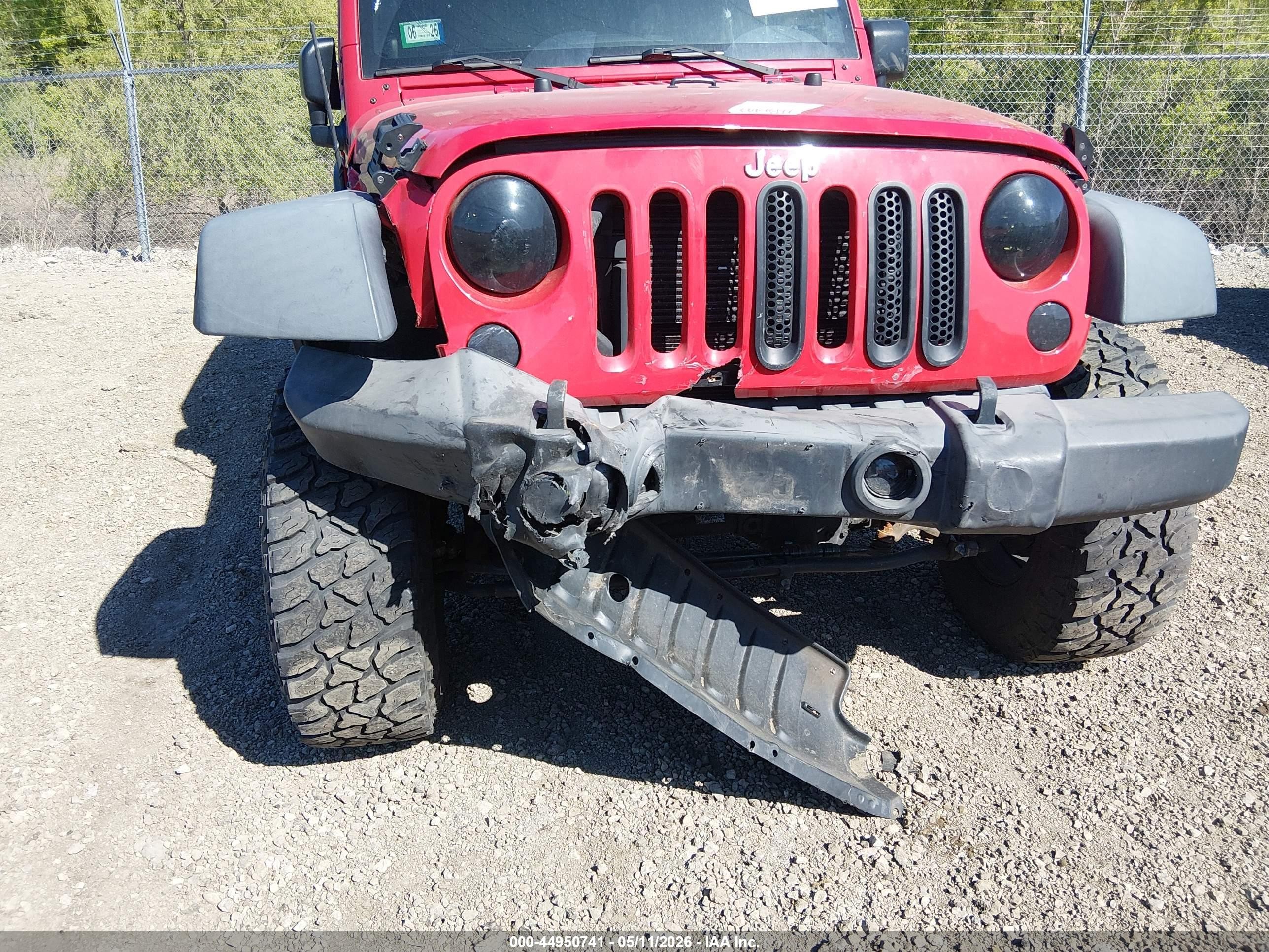 2014 Jeep Wrangler Unlimited Sport Red vin: 1C4BJWDG0EL261733