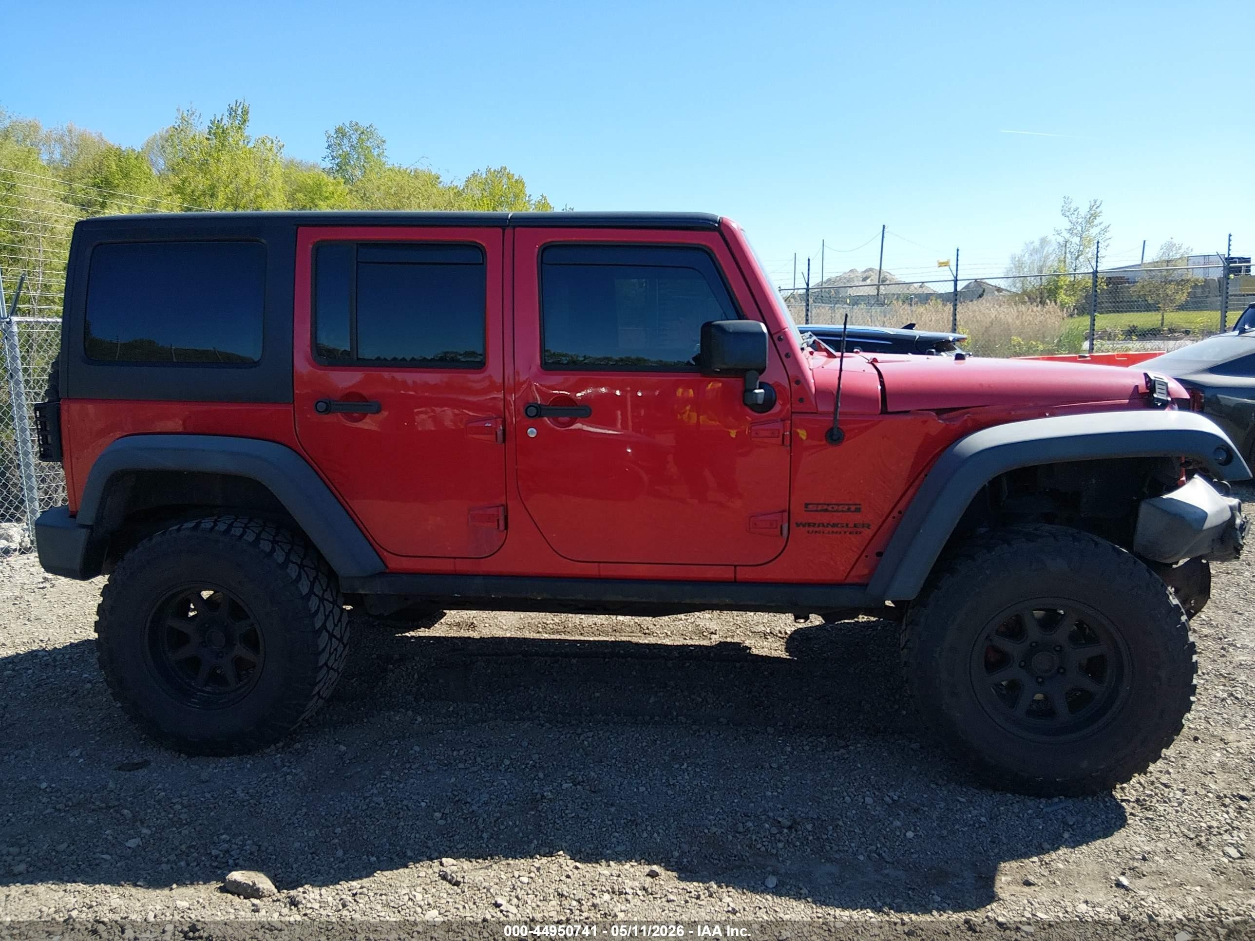2014 Jeep Wrangler Unlimited Sport Red vin: 1C4BJWDG0EL261733