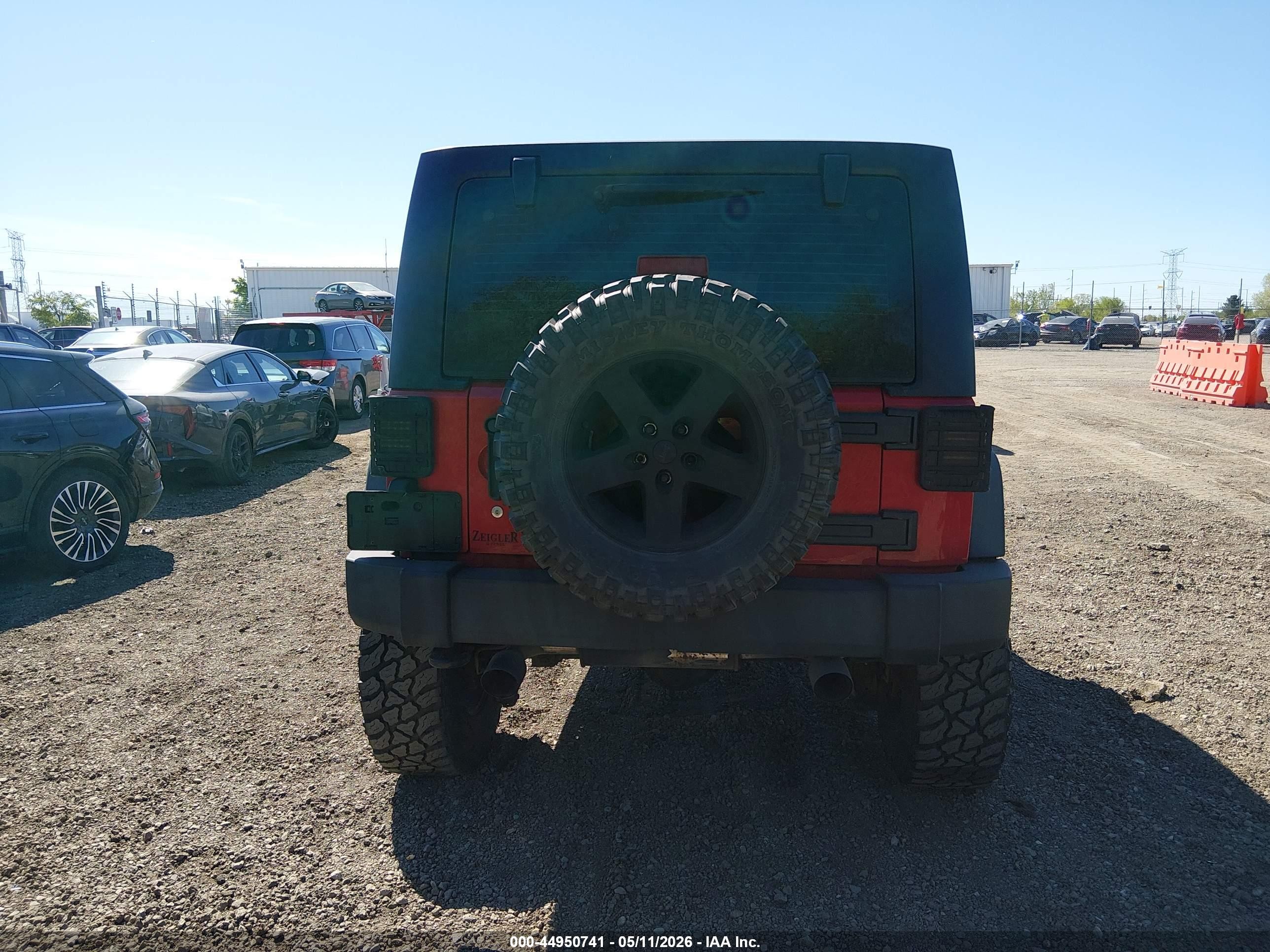 2014 Jeep Wrangler Unlimited Sport Red vin: 1C4BJWDG0EL261733