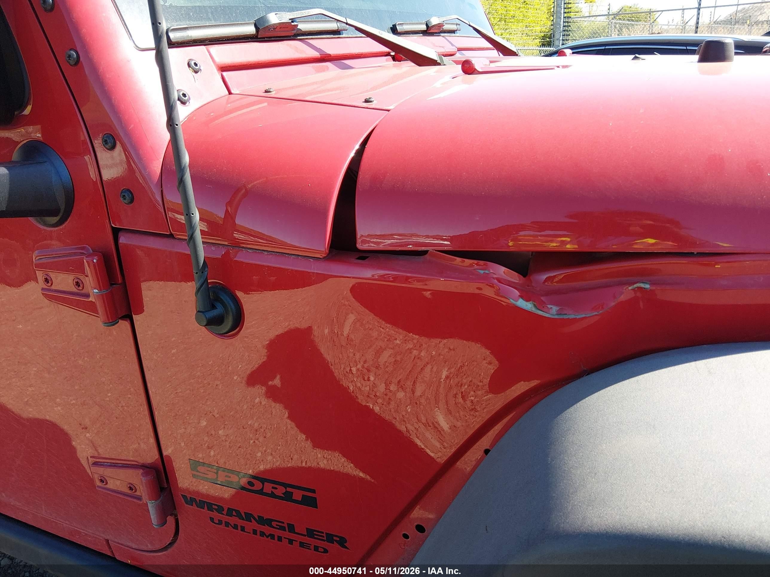2014 Jeep Wrangler Unlimited Sport Red vin: 1C4BJWDG0EL261733
