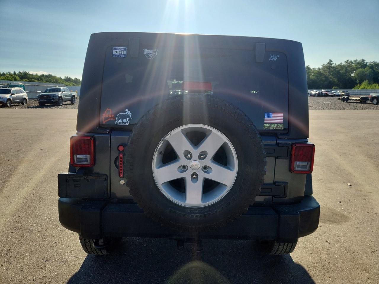 2014 Jeep Wrangler Unlimited Sport Gray vin: 1C4BJWDG0EL265166