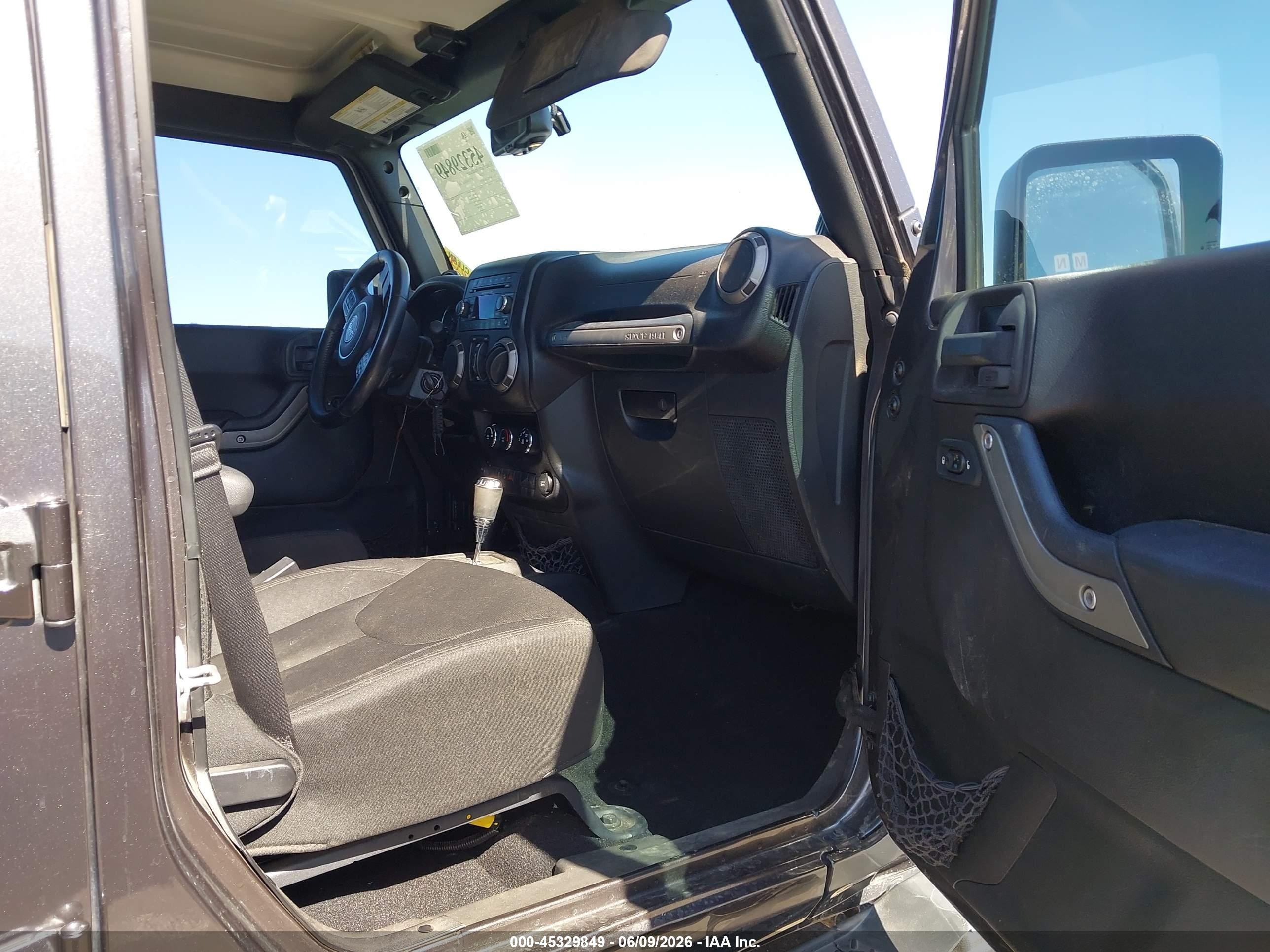 2014 Jeep Wrangler Unlimited Sport Gray vin: 1C4BJWDG0EL265250