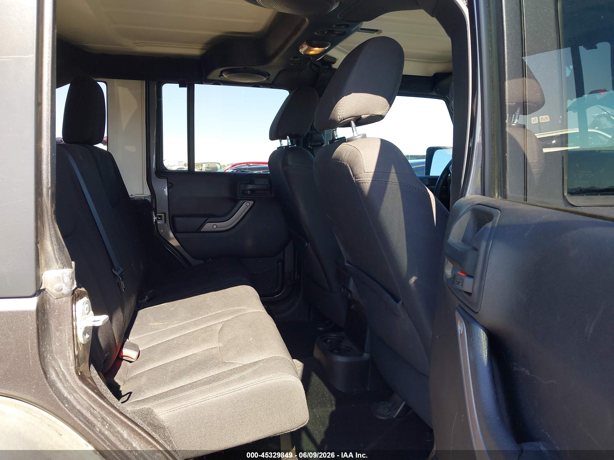 2014 Jeep Wrangler Unlimited Sport Gray vin: 1C4BJWDG0EL265250