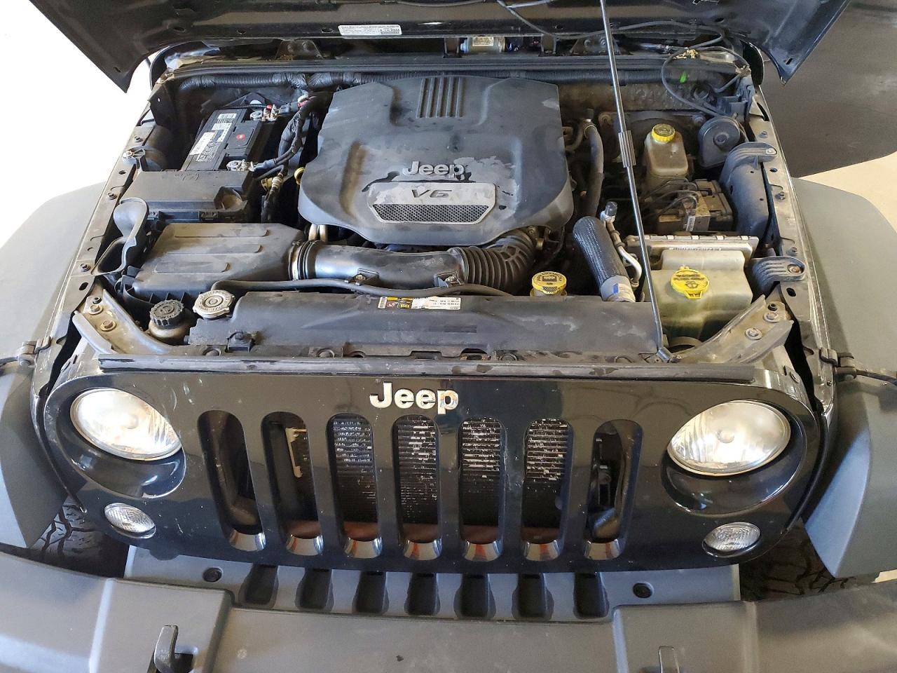 2014 Jeep Wrangler Unlimited Sport Black vin: 1C4BJWDG0EL304404
