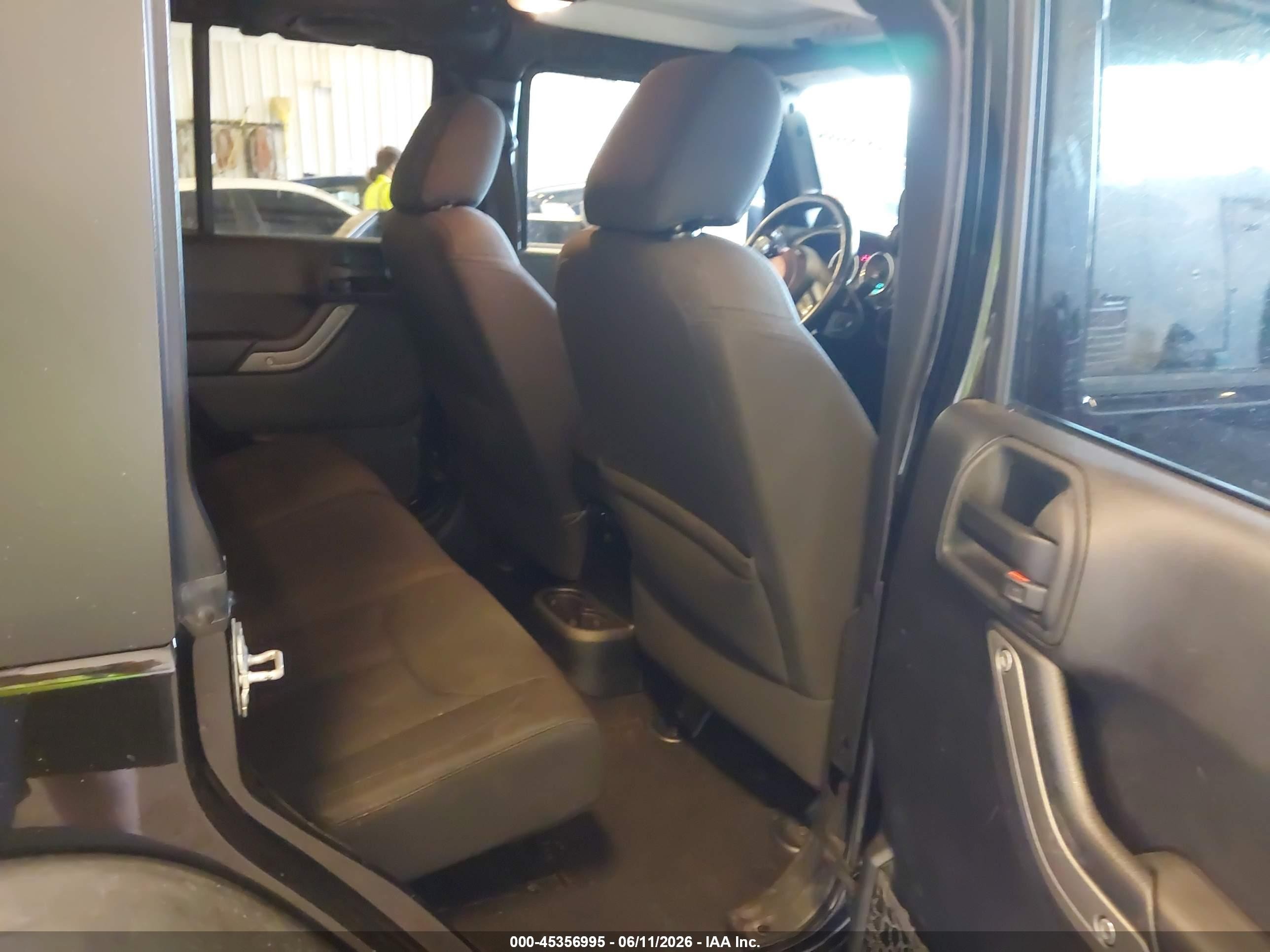 2014 Jeep Wrangler Unlimited Sport Black vin: 1C4BJWDG0EL304645