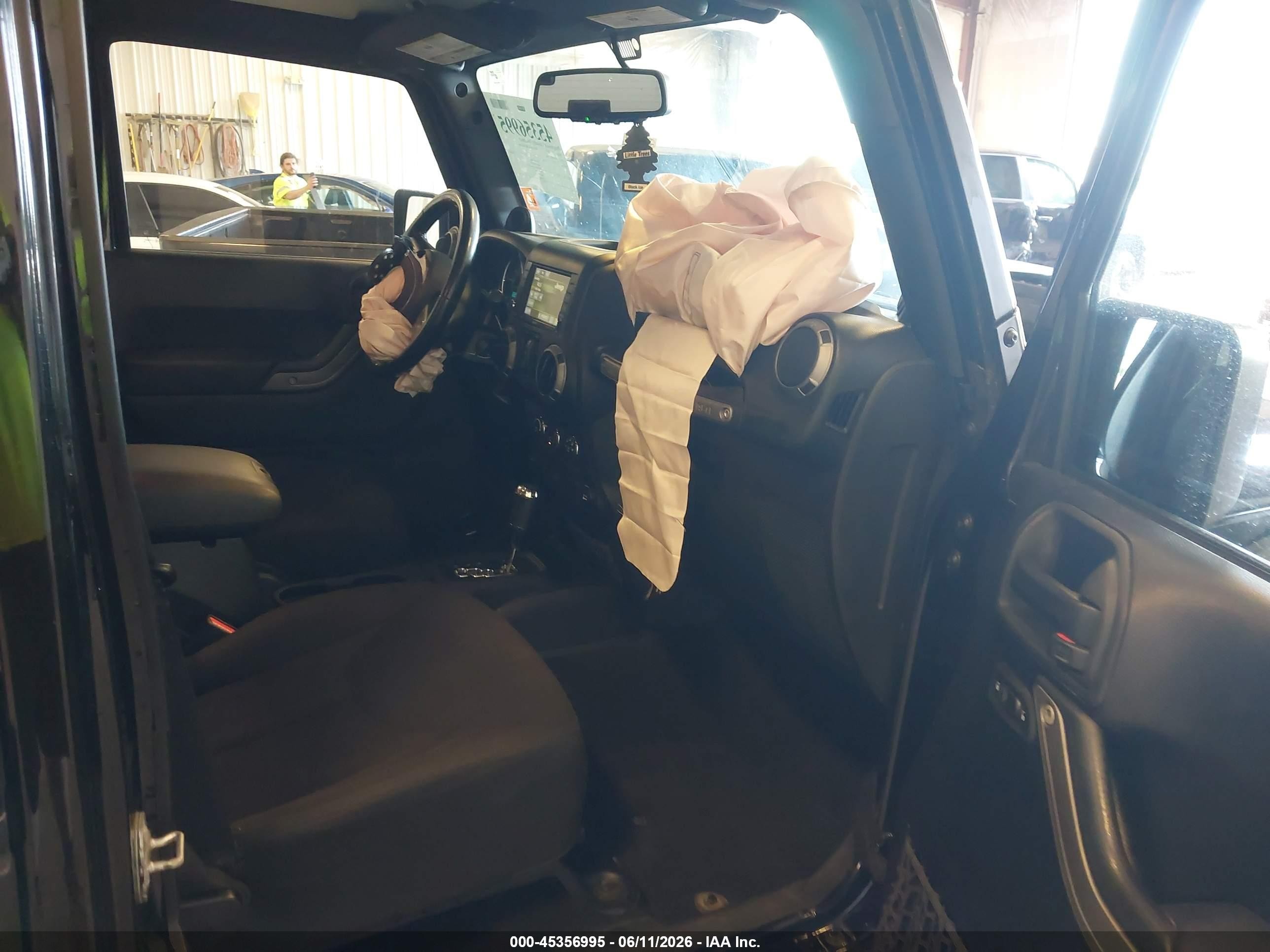 2014 Jeep Wrangler Unlimited Sport Black vin: 1C4BJWDG0EL304645
