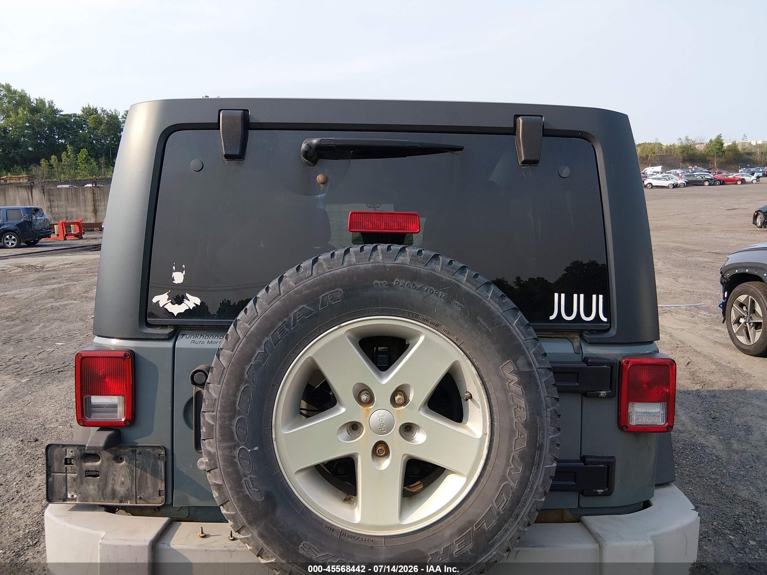 2015 Jeep Wrangler Unlimited Sport Серый vin: 1C4BJWDG0FL536468