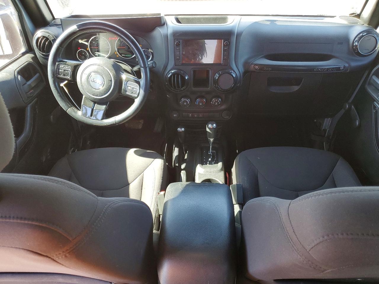 2015 Jeep Wrangler Unlimited Sport Silver vin: 1C4BJWDG0FL540830