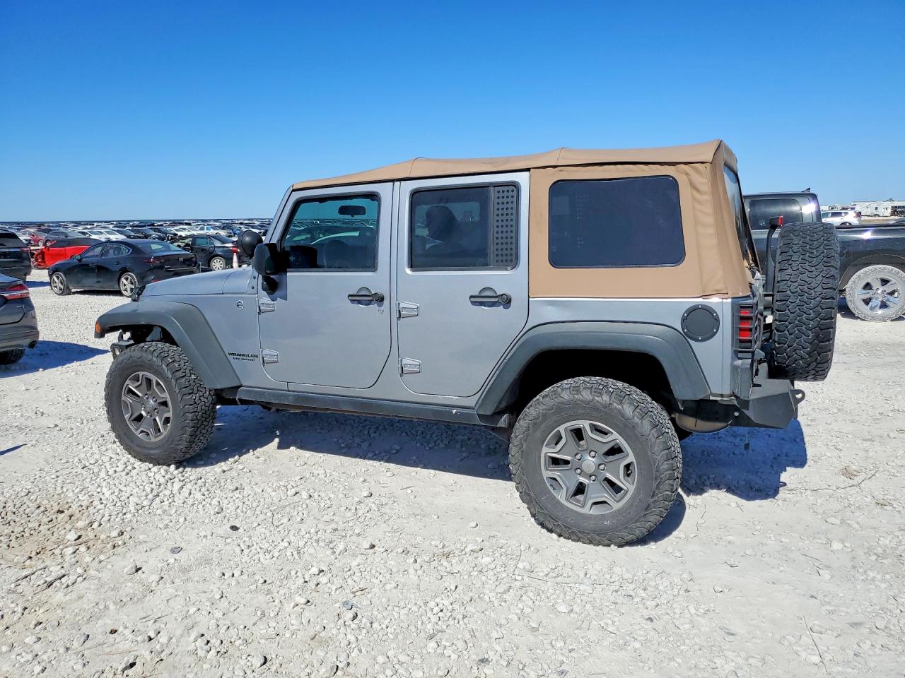 2015 Jeep Wrangler Unlimited Sport Silver vin: 1C4BJWDG0FL540830