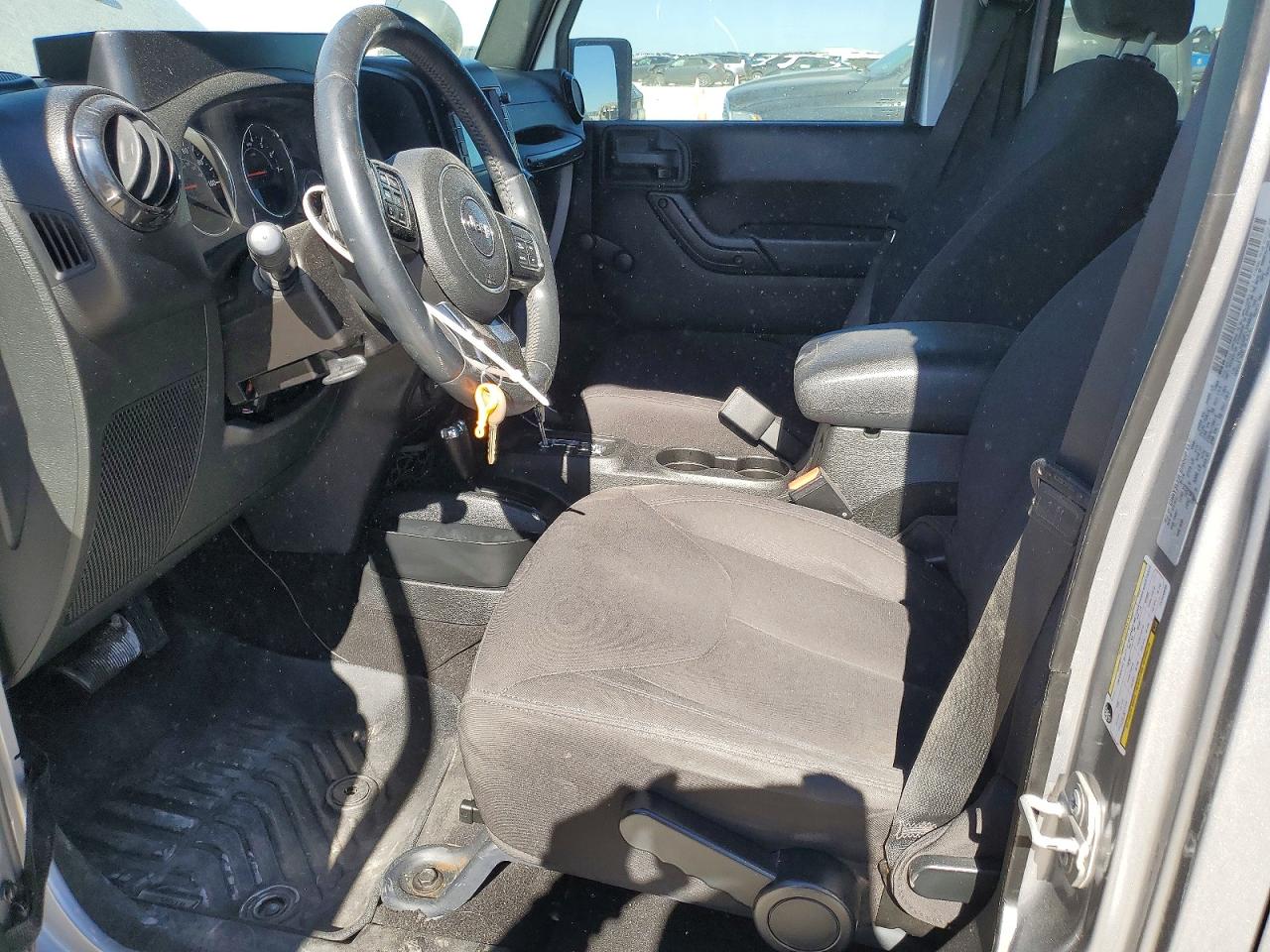 2015 Jeep Wrangler Unlimited Sport Silver vin: 1C4BJWDG0FL540830