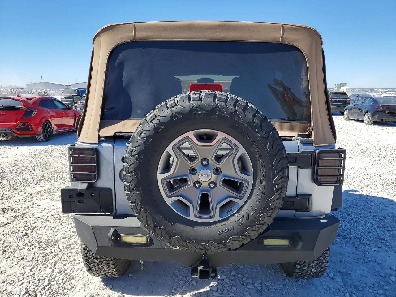 2015 Jeep Wrangler Unlimited Sport Silver vin: 1C4BJWDG0FL540830