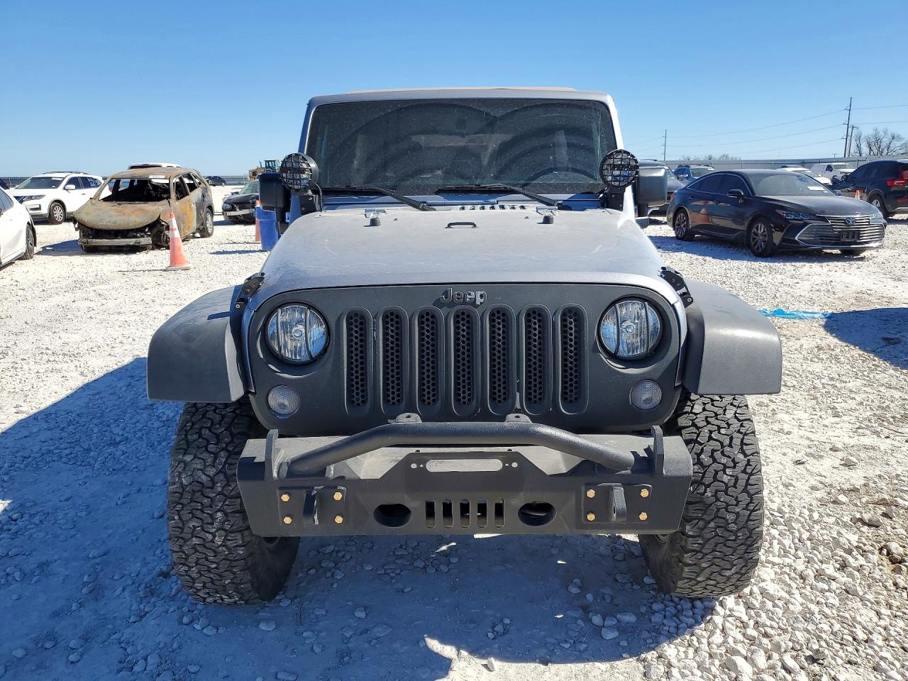 2015 Jeep Wrangler Unlimited Sport Silver vin: 1C4BJWDG0FL540830