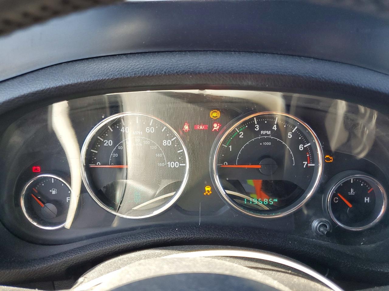 2015 Jeep Wrangler Unlimited Sport Silver vin: 1C4BJWDG0FL540830
