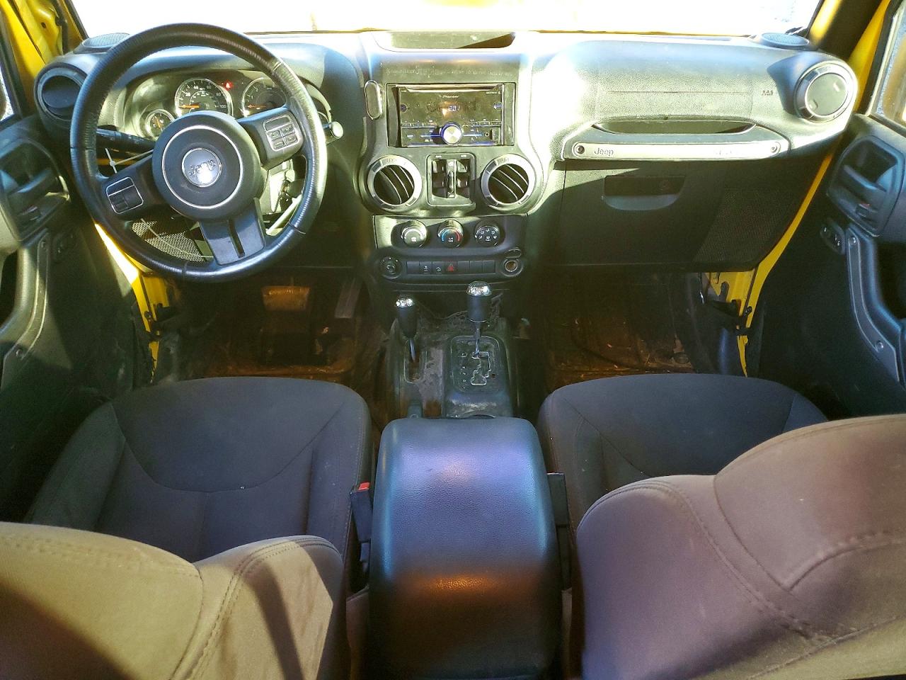 2015 Jeep Wrangler Unlimited Sport Yellow vin: 1C4BJWDG0FL553321