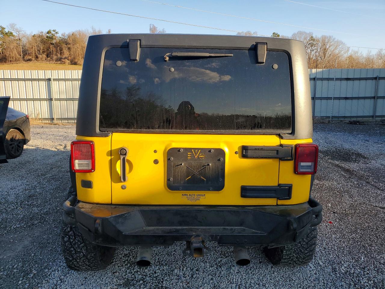 2015 Jeep Wrangler Unlimited Sport Yellow vin: 1C4BJWDG0FL553321