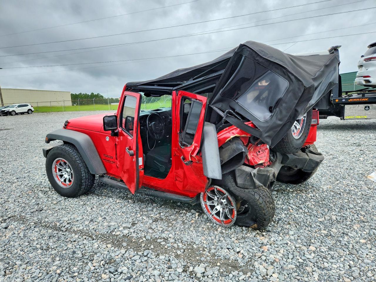 2015 Jeep Wrangler Unlimited Sport Red vin: 1C4BJWDG0FL565470