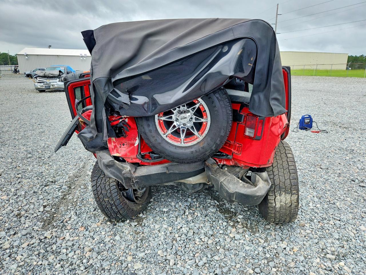 2015 Jeep Wrangler Unlimited Sport Red vin: 1C4BJWDG0FL565470